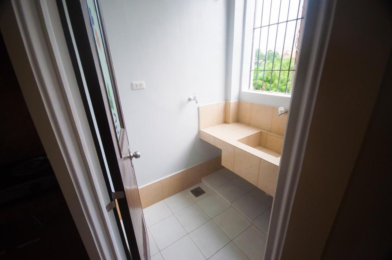 เอ็นเอฟ สวีตส์ Apartment Davao ภายนอก รูปภาพ